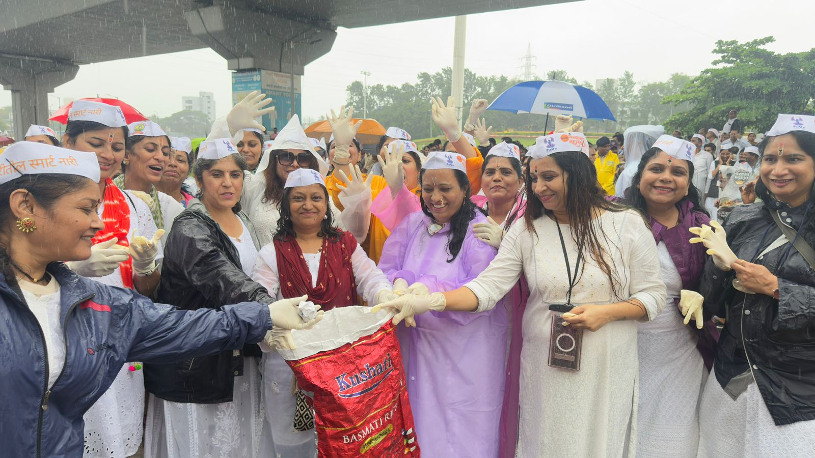 ‘earth’ आणि ‘पिंची’ संस्थांचा स्तुत्य उपक्रम : वारीनंतर भक्ती-शक्ती चौकात स्वच्छता मोहीम